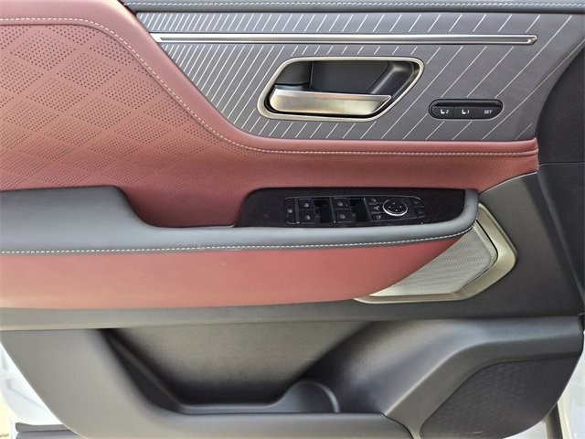 2026 Infiniti QX80 photo 25