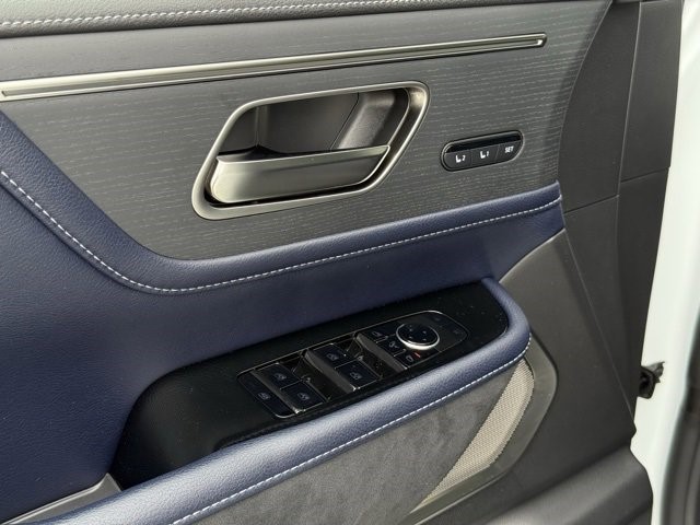 2026 Infiniti QX80 Sensory photo 11