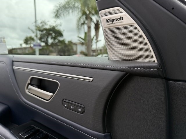 2026 Infiniti QX80 Sensory photo 12