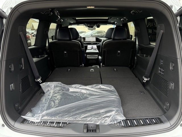 2026 Infiniti QX80 Sensory photo 22