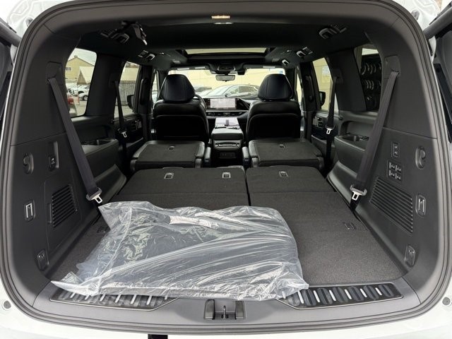 2026 Infiniti QX80 Sensory photo 23