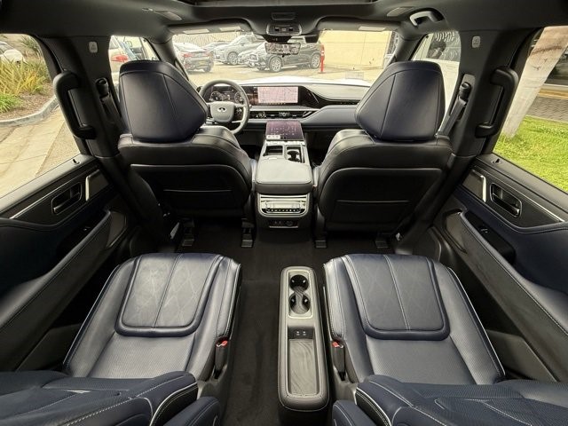 2026 Infiniti QX80 Sensory photo 26