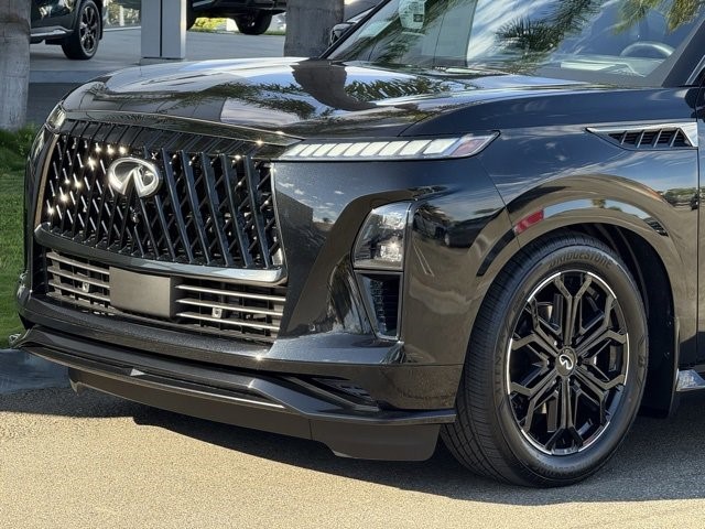 2026 Infiniti QX80 Sensory photo 2