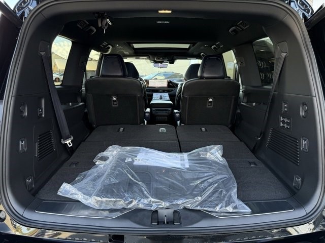2026 Infiniti QX80 Sensory photo 31