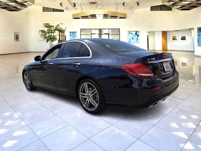 2019 Mercedes Benz E 300 photo 5