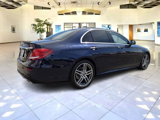 2019 Mercedes Benz E 300 photo 7