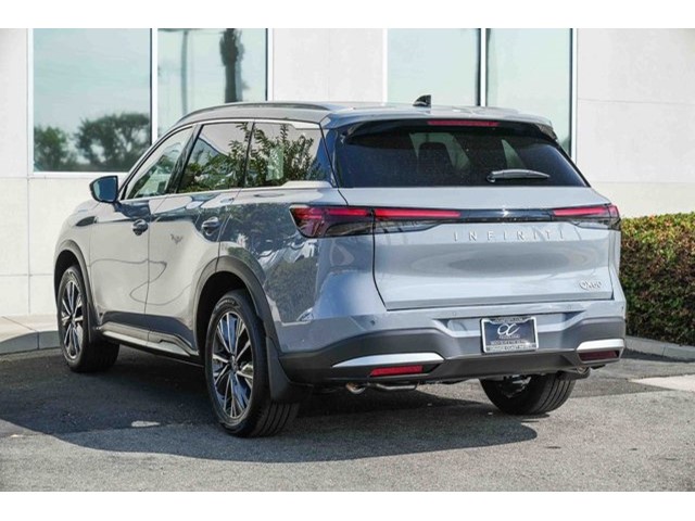 2026 Infiniti QX60 Luxe photo 3