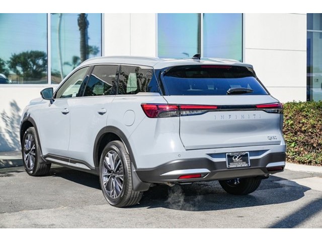 2026 Infiniti QX60 Luxe photo 4