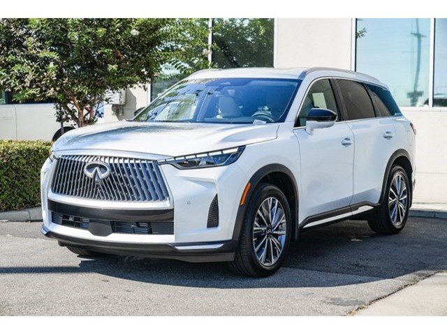 2026 Infiniti QX60 Luxe photo 3