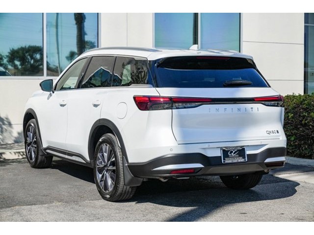 2026 Infiniti QX60 Luxe photo 4