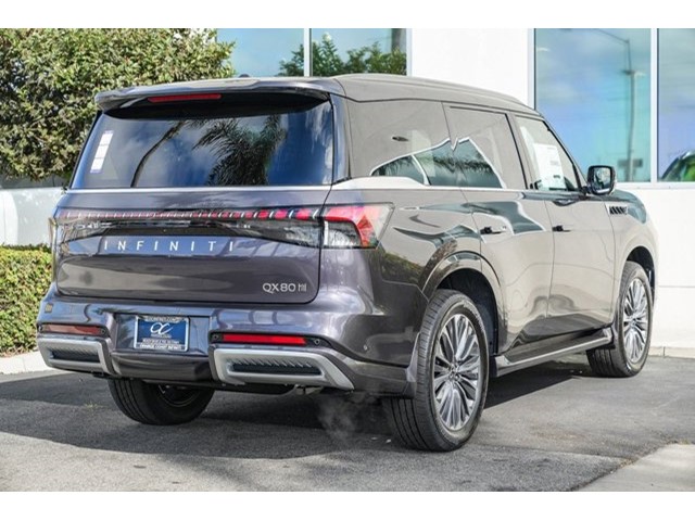 2026 Infiniti QX80 Luxe photo 4