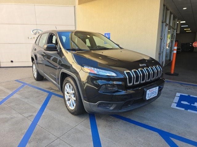 2015 Jeep Cherokee Sport FWD 4dr Sport Regular Unleaded I-4 2.4 L/144 [12]