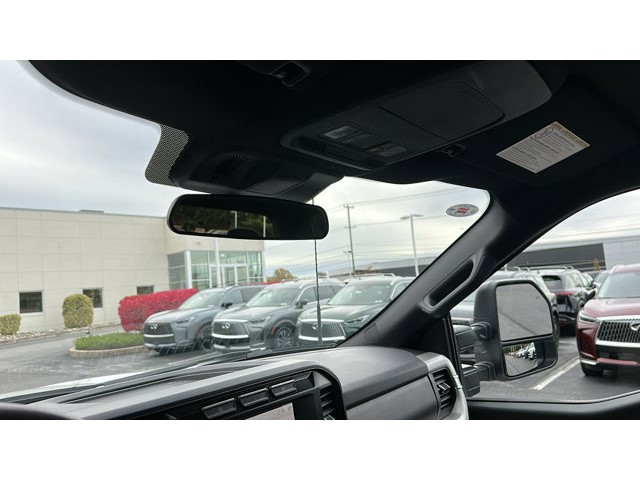 2024 Ford Super Duty F-250 SRW XLT  Intercooled Turbo Diesel V-8 6.7 L/406 [24]