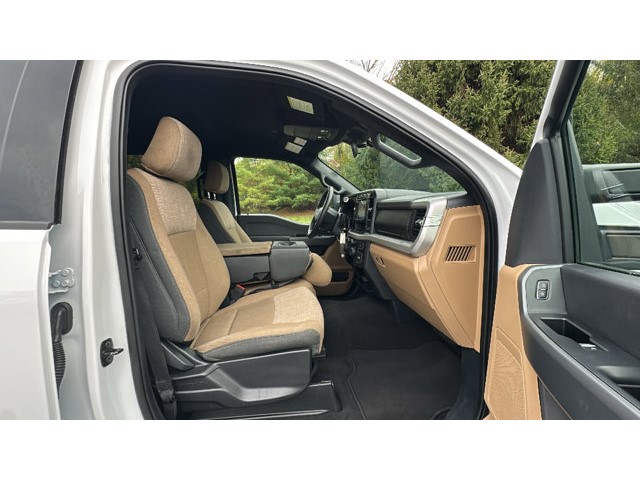 2024 Ford Super Duty F-250 SRW XLT  Intercooled Turbo Diesel V-8 6.7 L/406 [25]