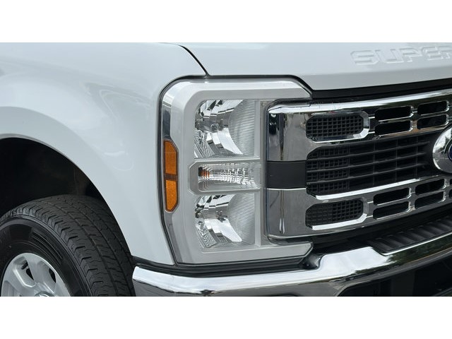 2024 Ford Super Duty F-250 SRW XLT  Intercooled Turbo Diesel V-8 6.7 L/406 [3]
