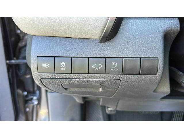 2023 Toyota Camry LE LE Auto Regular Unleaded I-4 2.5 L/152 [12]