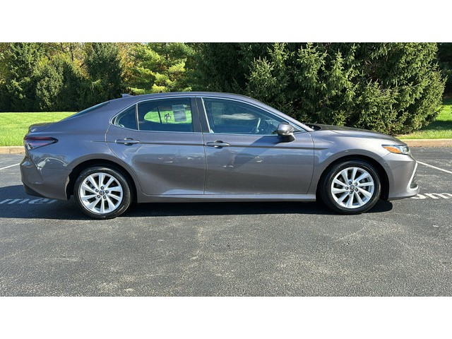 2023 Toyota Camry LE LE Auto Regular Unleaded I-4 2.5 L/152 [26]