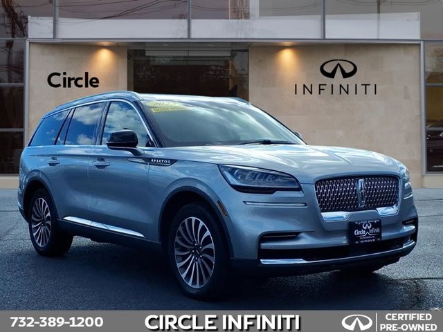 2023 Lincoln Aviator Base's photo