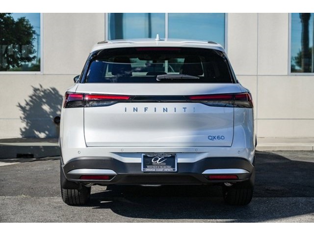 2026 Infiniti QX60 Pure photo 4