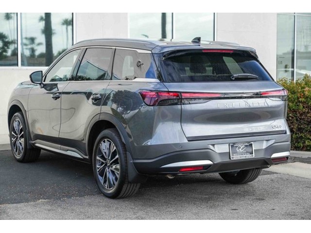 2026 Infiniti QX60 Luxe photo 4