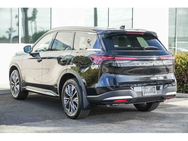 2026 Infiniti QX60 Luxe photo 4