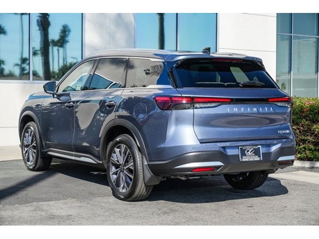 2026 Infiniti QX60 Luxe photo 2