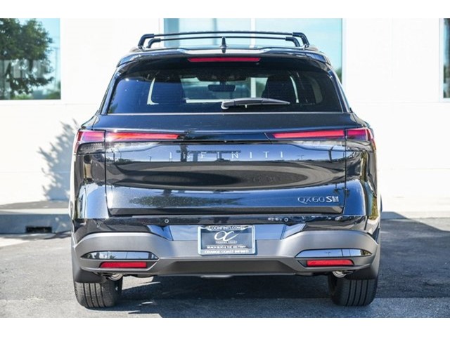 2026 Infiniti QX60 Luxe photo 2