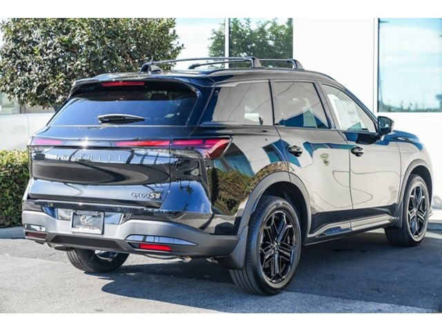 2026 Infiniti QX60 Luxe photo 3