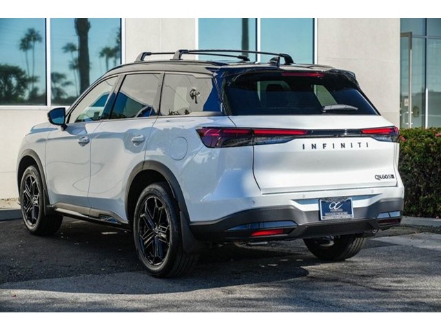 2026 Infiniti QX60 Luxe photo 4