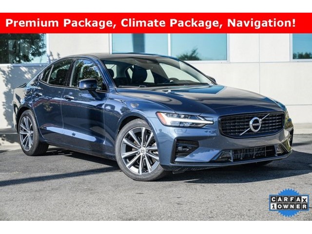 2022 Volvo S60 Momentum B5 AWD Momentum Intercooled Turbo Gas/Electric I-4 2.0 L/120 [10]