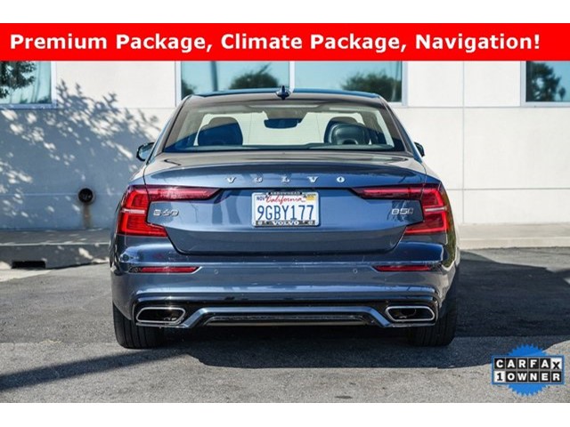 2022 Volvo S60 B5 Momentum photo 4