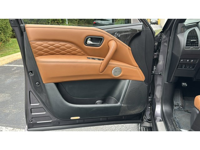 2023 INFINITI QX80 SENSORY SENSORY AWD Premium Unleaded V-8 5.6 L/339 [14]