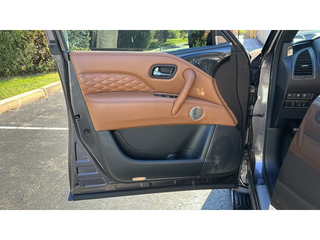 2023 INFINITI QX80 SENSORY SENSORY AWD Premium Unleaded V-8 5.6 L/339 [15]