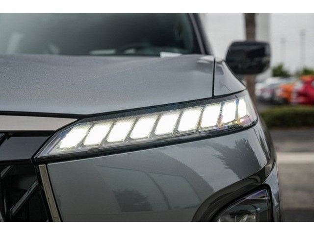 2026 Infiniti QX80 Sensory photo 4