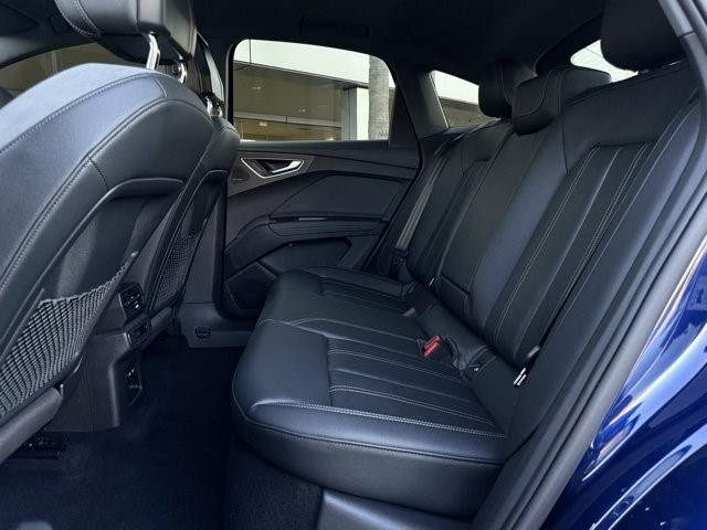 2023 Audi Q4 e-tron Sportback Premium Plus Premium Plus 50 quattro Electric [18]