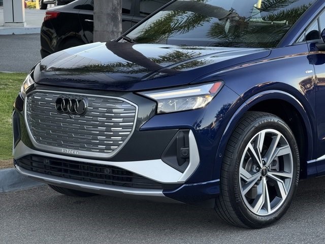 2023 Audi Q4 e-tron Sportback Premium Plus Premium Plus 50 quattro Electric [1]