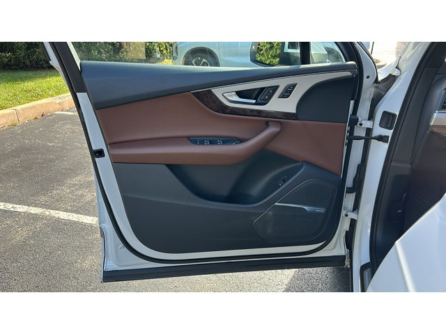 2019 Audi Q7 45 SE Premium  Intercooled Turbo Premium Unleaded I-4 2.0 L/121 [13]