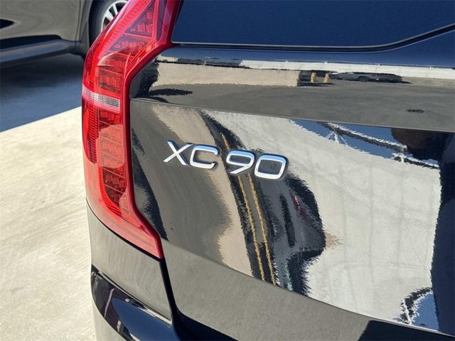 2021 Volvo XC90 T5 Momentum photo 3