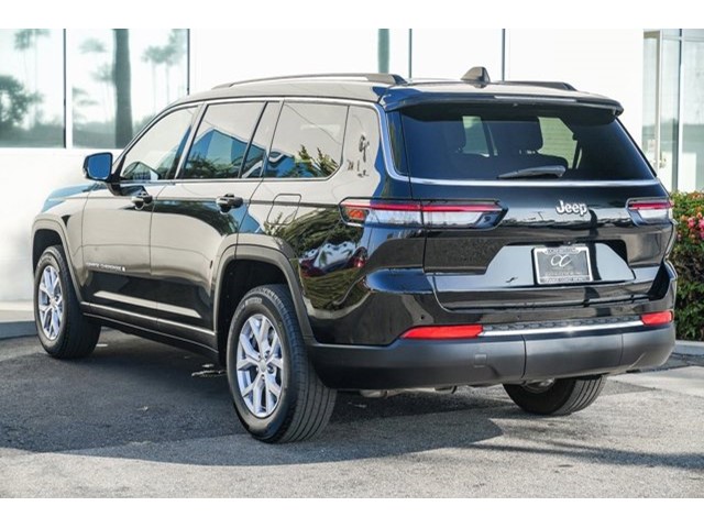 2022 Jeep Grand Cherokee Limited photo 4