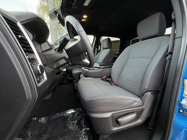 2024 Ram 1500 Classic Warlock Warlock 4x4 Crew Cab 5’7″ Box Regular Unleaded V-6 3.6 L/220 [14]