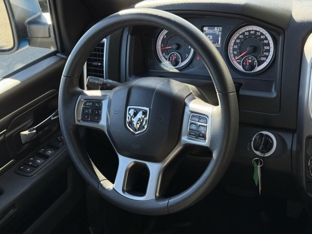 2024 Ram 1500 Classic Warlock Warlock 4x4 Crew Cab 5’7″ Box Regular Unleaded V-6 3.6 L/220 [22]