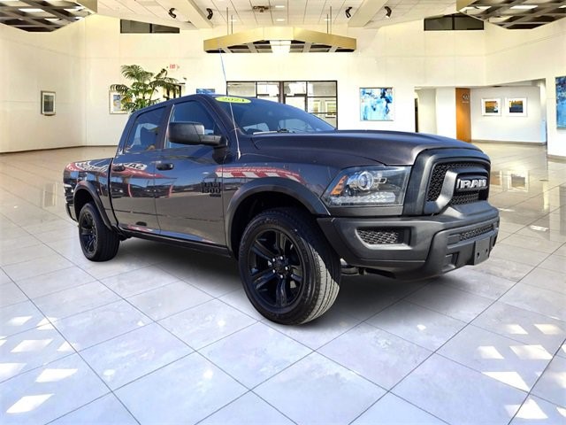 2024 Ram 1500 Classic Warlock Warlock 4x4 Crew Cab 5'7" Box Regular Unleaded V-6 3.6 L/220 [0]