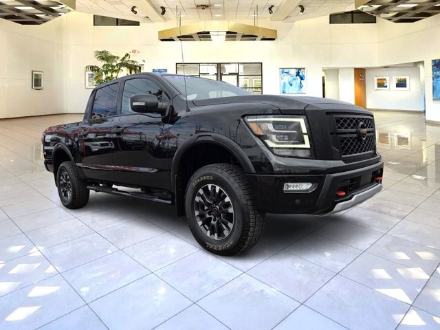 2021 Nissan Titan PRO-4X 4x4 Crew Cab PRO-4X Premium Unleaded V-8 5.6 L/339 [0]