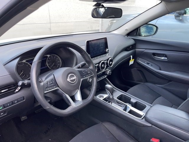 2025 Nissan Sentra SV photo 2