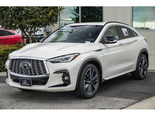 2023 Infiniti QX55 Essential photo 2