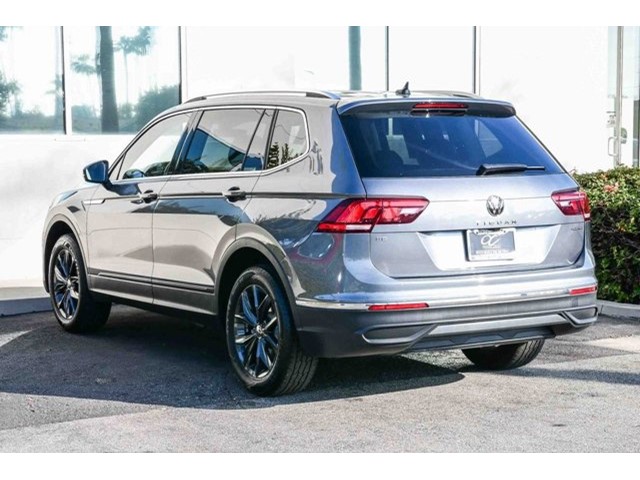 2024 Volkswagen Tiguan SE Wolfsburg Edition photo 4