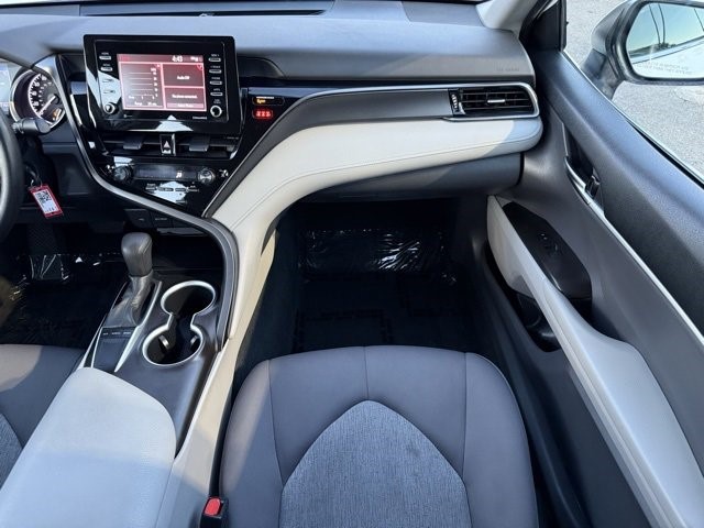 2023 Toyota Camry LE LE Auto Regular Unleaded I-4 2.5 L/152 [21]