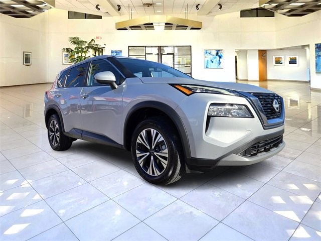 2023 Nissan Rogue SV's photo