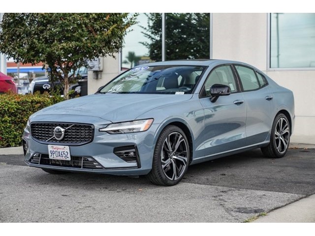 2024 Volvo S60 B5 Core photo 3