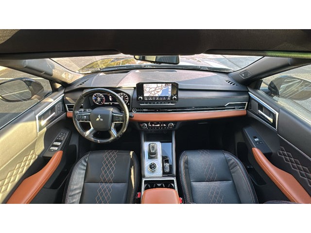 2022 Mitsubishi Outlander SEL SEL S-AWC Regular Unleaded I-4 2.5 L/152 [28]